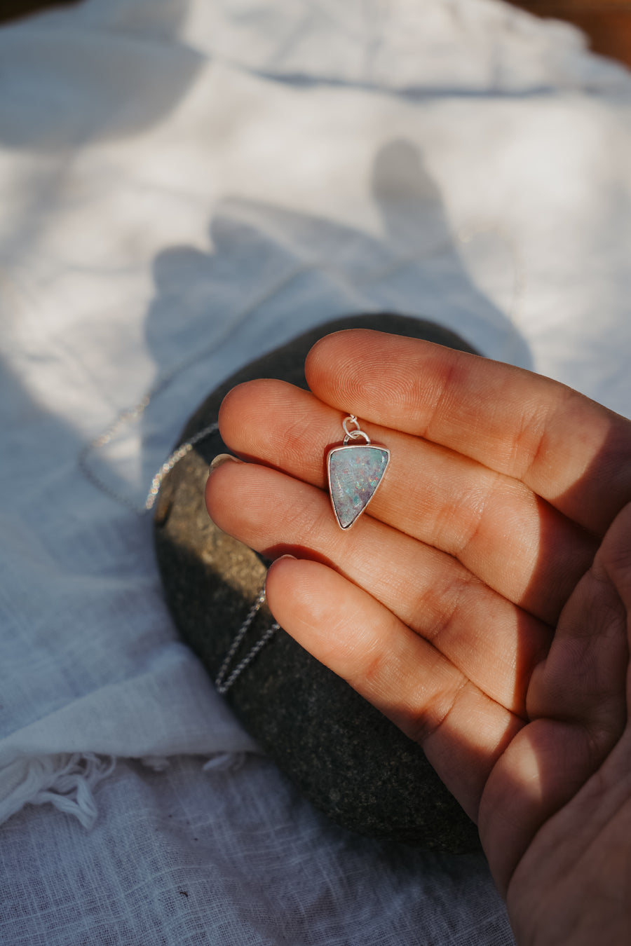The Dainty Lariat in Boulder Opal Doublet