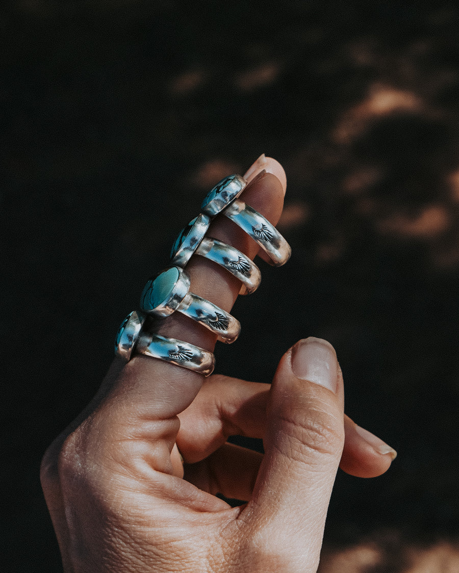 Horizontal Ring in Hubei Turquoise (Size 8)