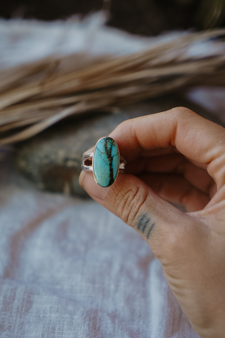 Traveler Ring in Hubei Turquoise (Size 9)