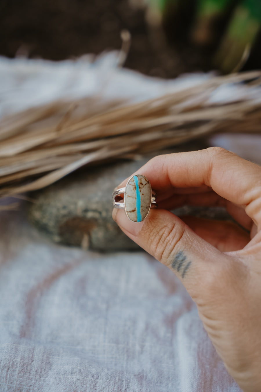 Traveler Ring in Royston Ribbon Turquoise (Size 8)