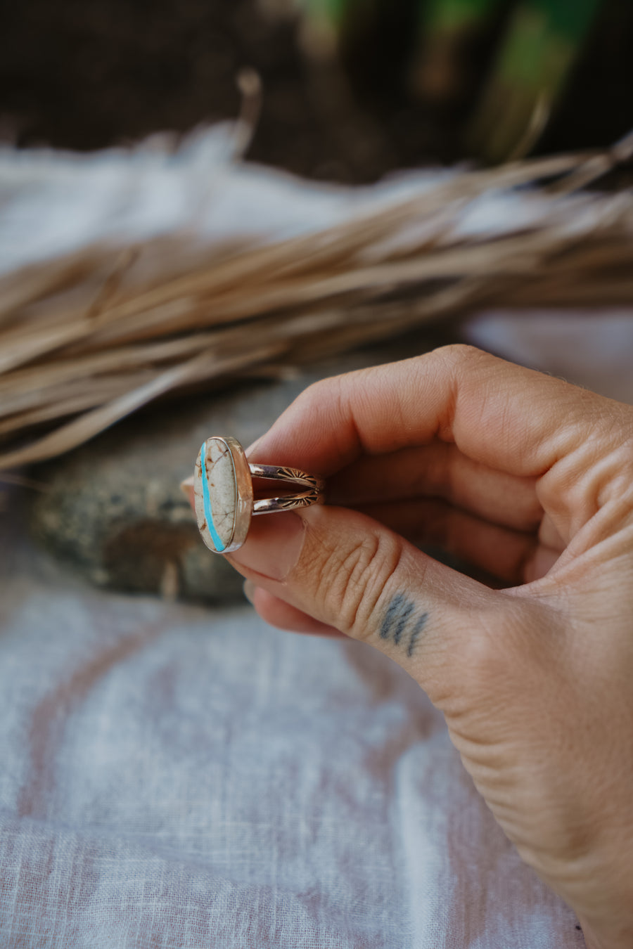 Traveler Ring in Royston Ribbon Turquoise (Size 8)