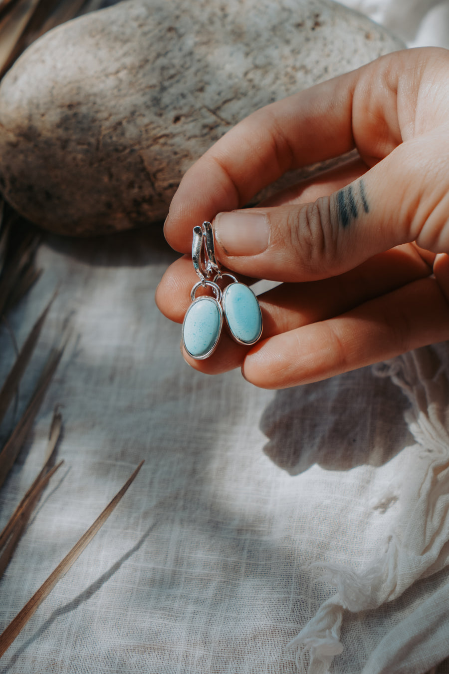 Horseshoe Drops in Golden Hills Turquoise