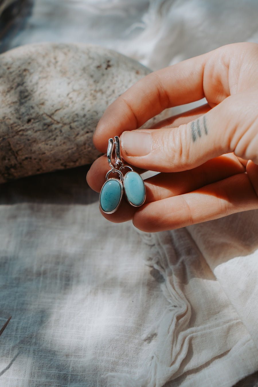 Horseshoe Drops in Golden Hills Turquoise