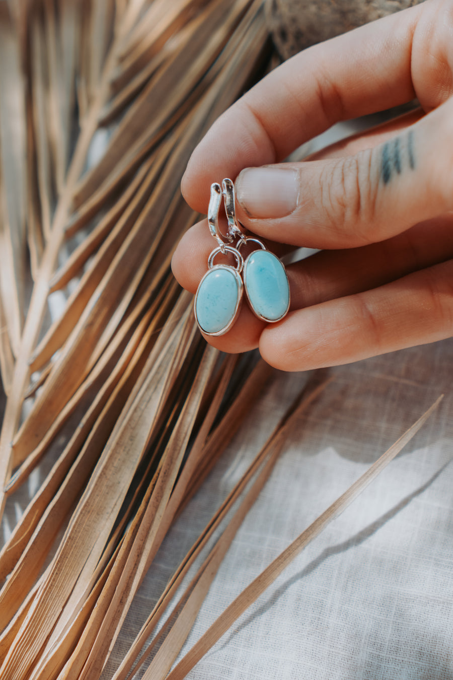 Horseshoe Drops in Golden Hills Turquoise