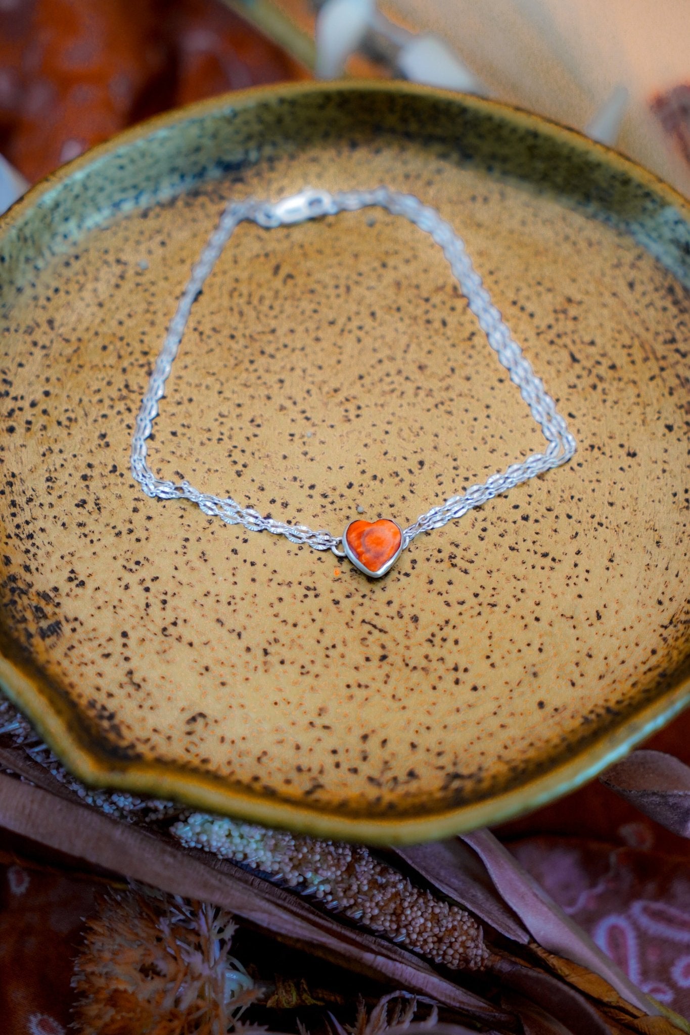 Anklet in Spiny Oyster - Golden Road Crafted