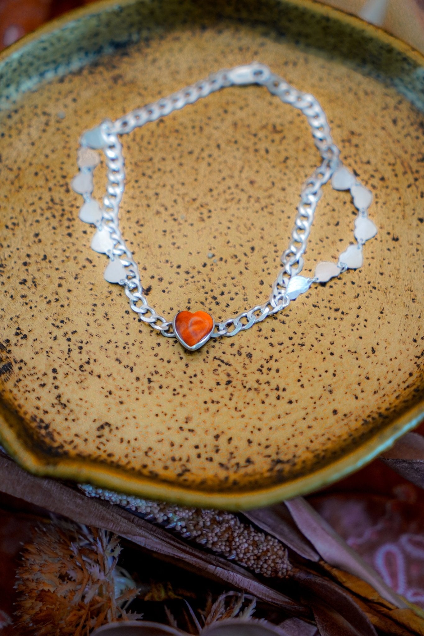 Anklet in Spiny Oyster - Golden Road Crafted