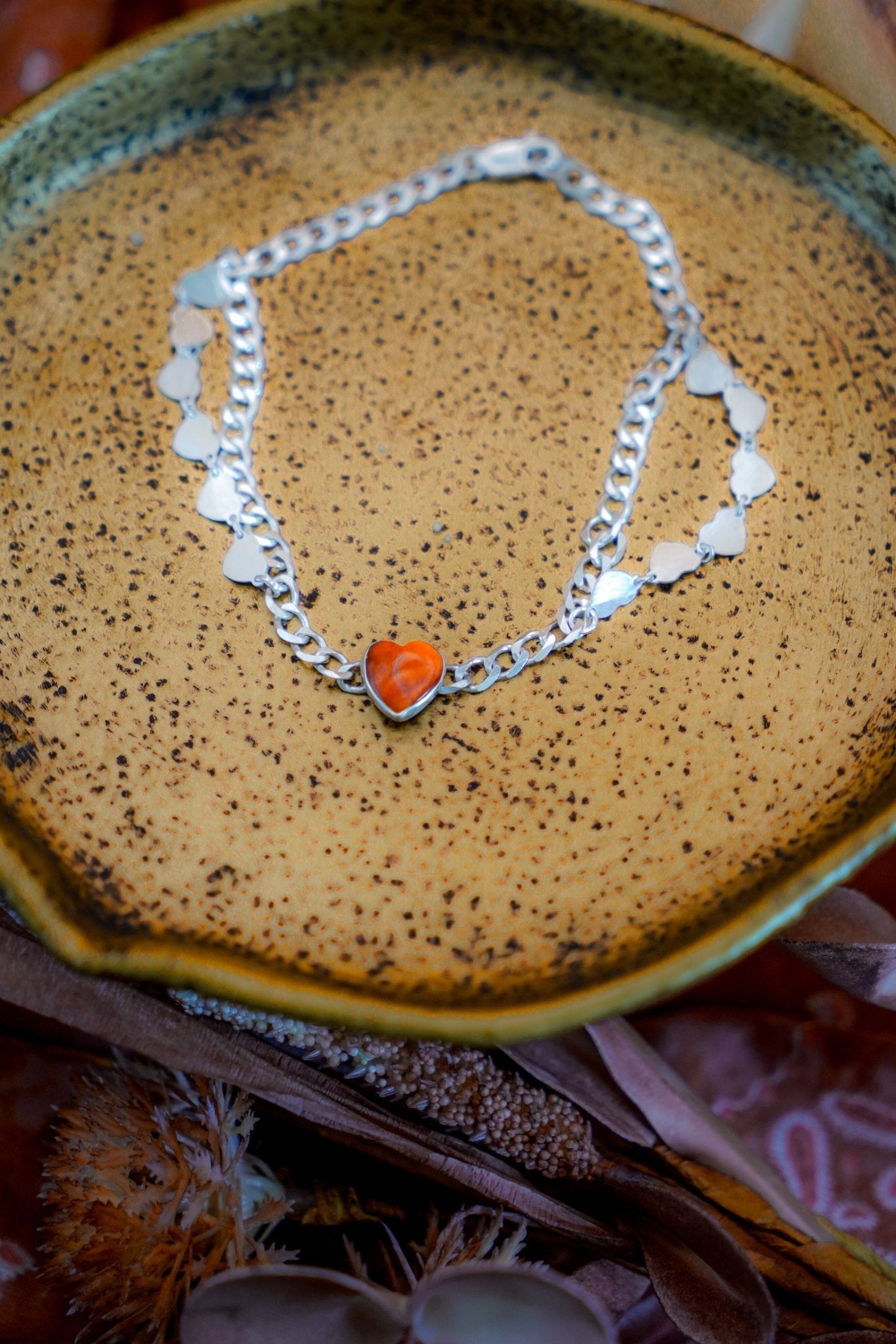 Anklet in Spiny Oyster - Golden Road Crafted