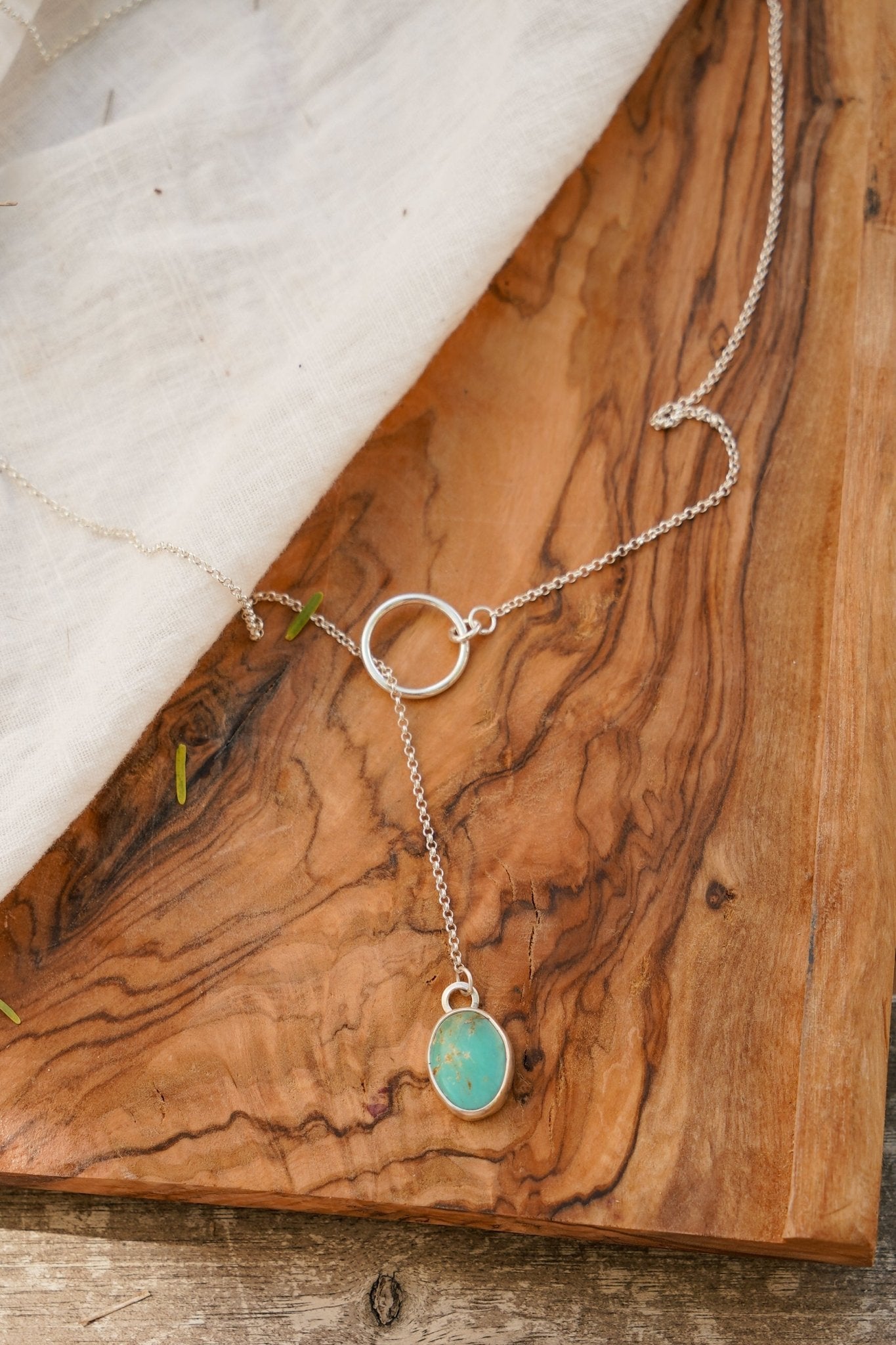 Dainty Lariat in Hubei Turquoise - Golden Road Crafted