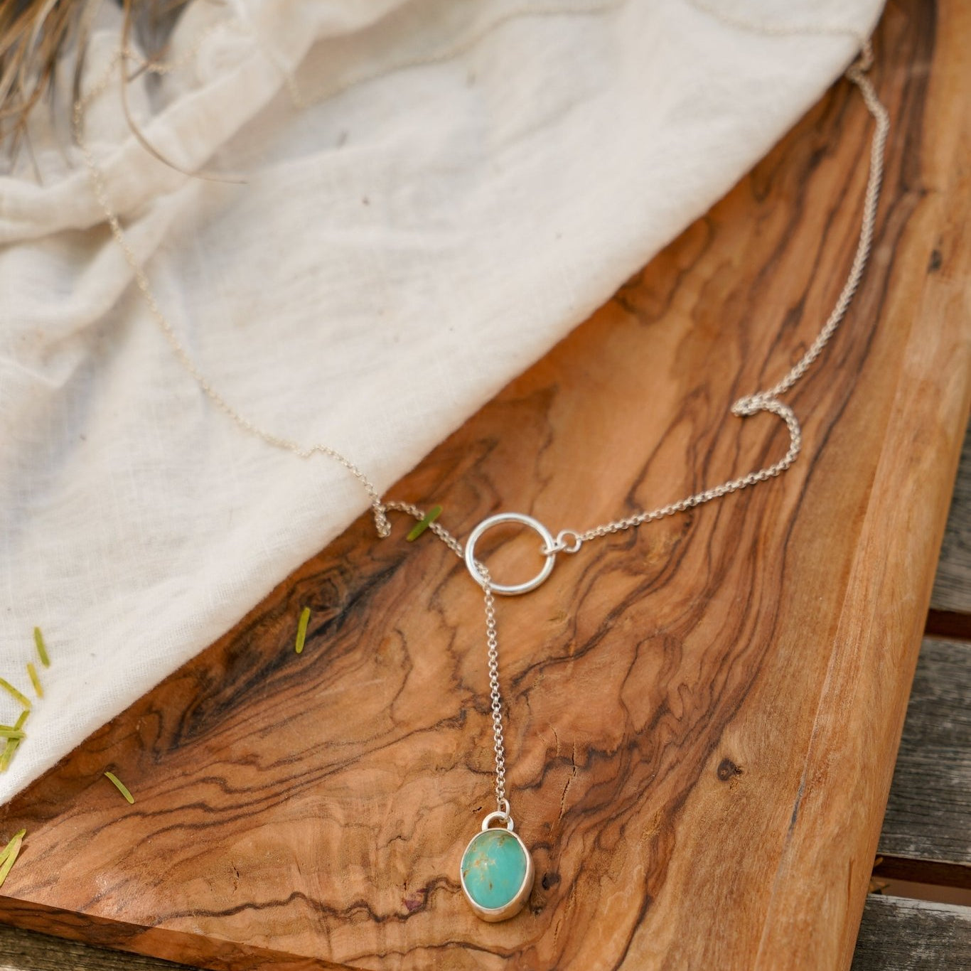 Dainty Lariat in Hubei Turquoise - Golden Road Crafted