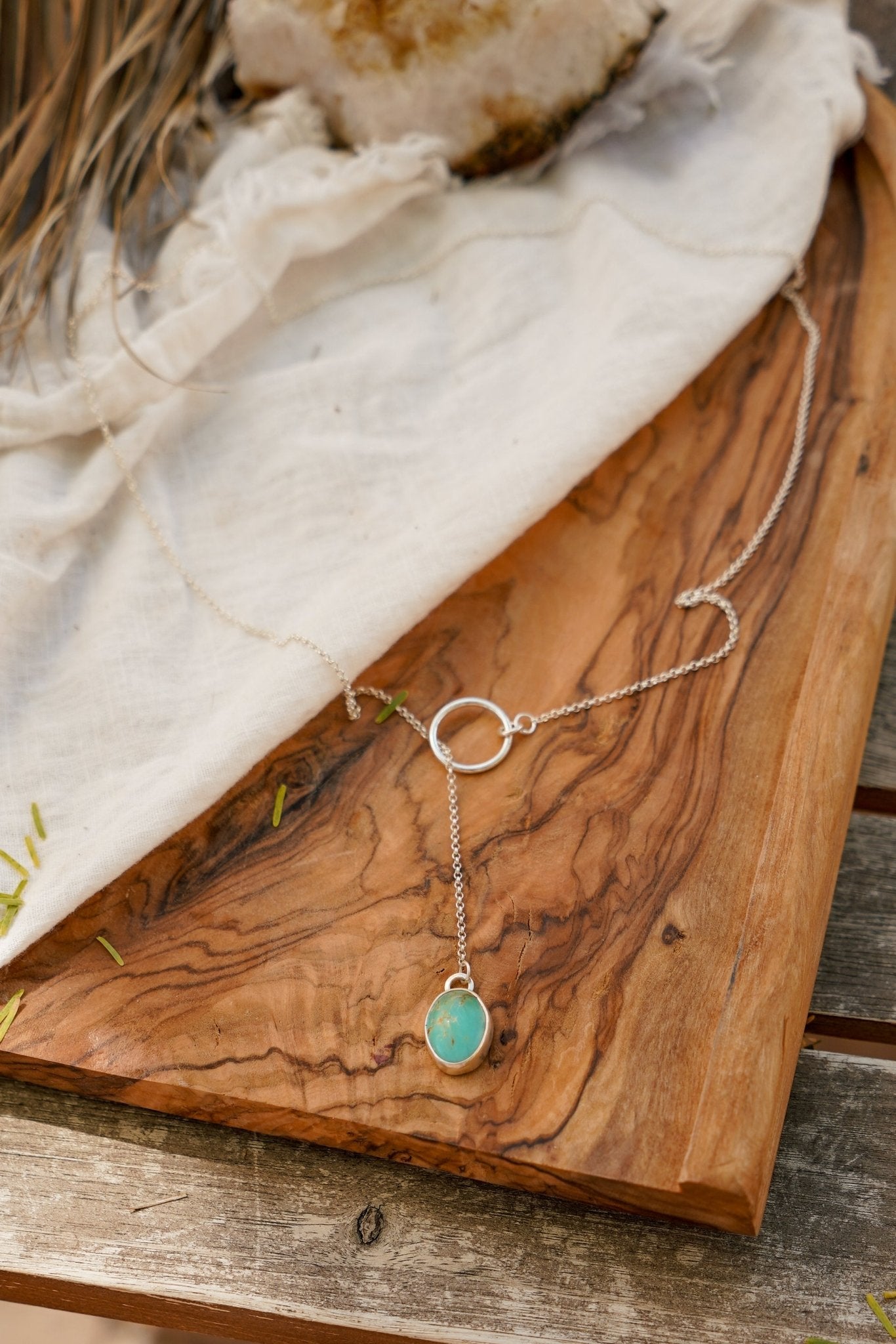 Dainty Lariat in Hubei Turquoise - Golden Road Crafted