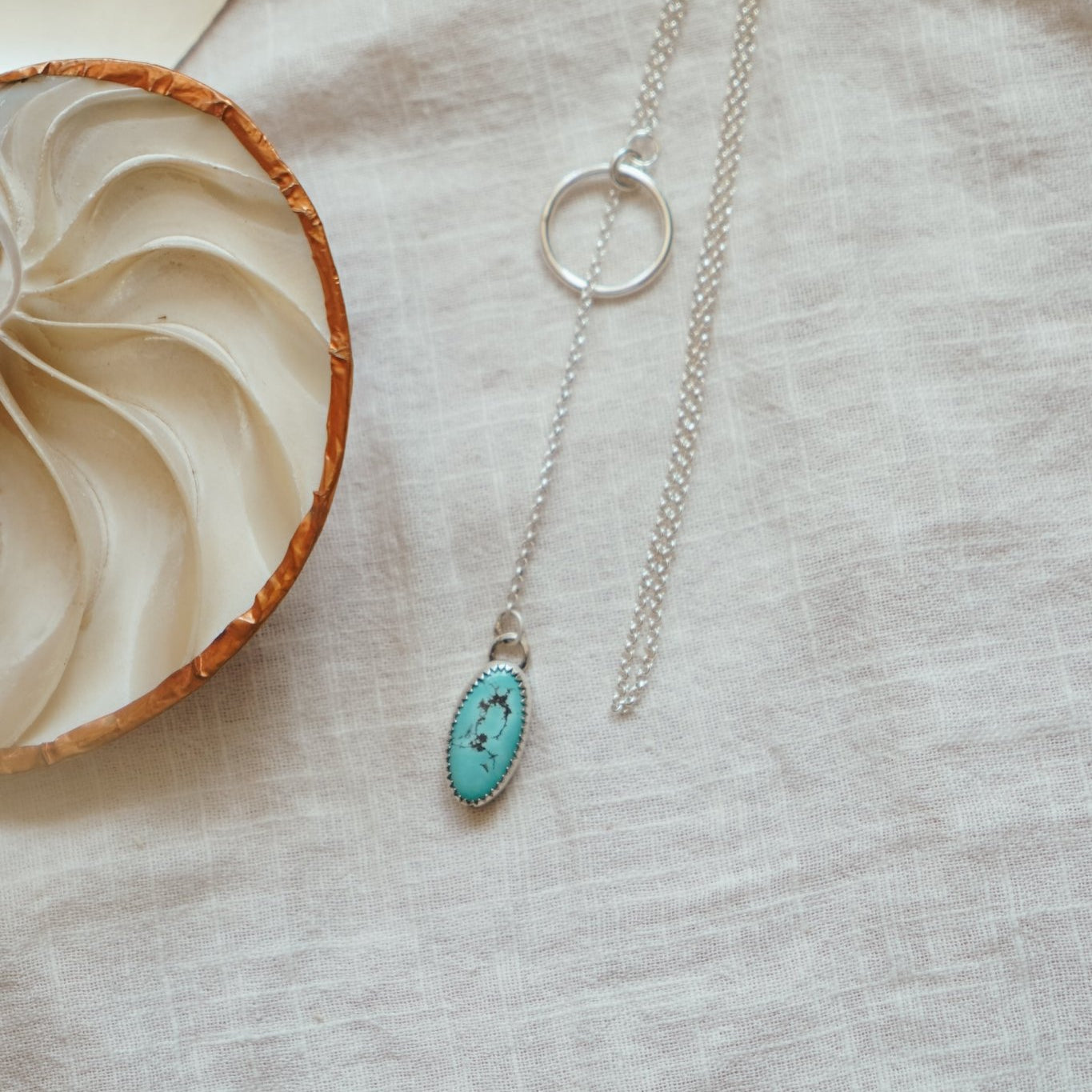 Dainty Lariat in Hubei Turquoise - Golden Road Crafted