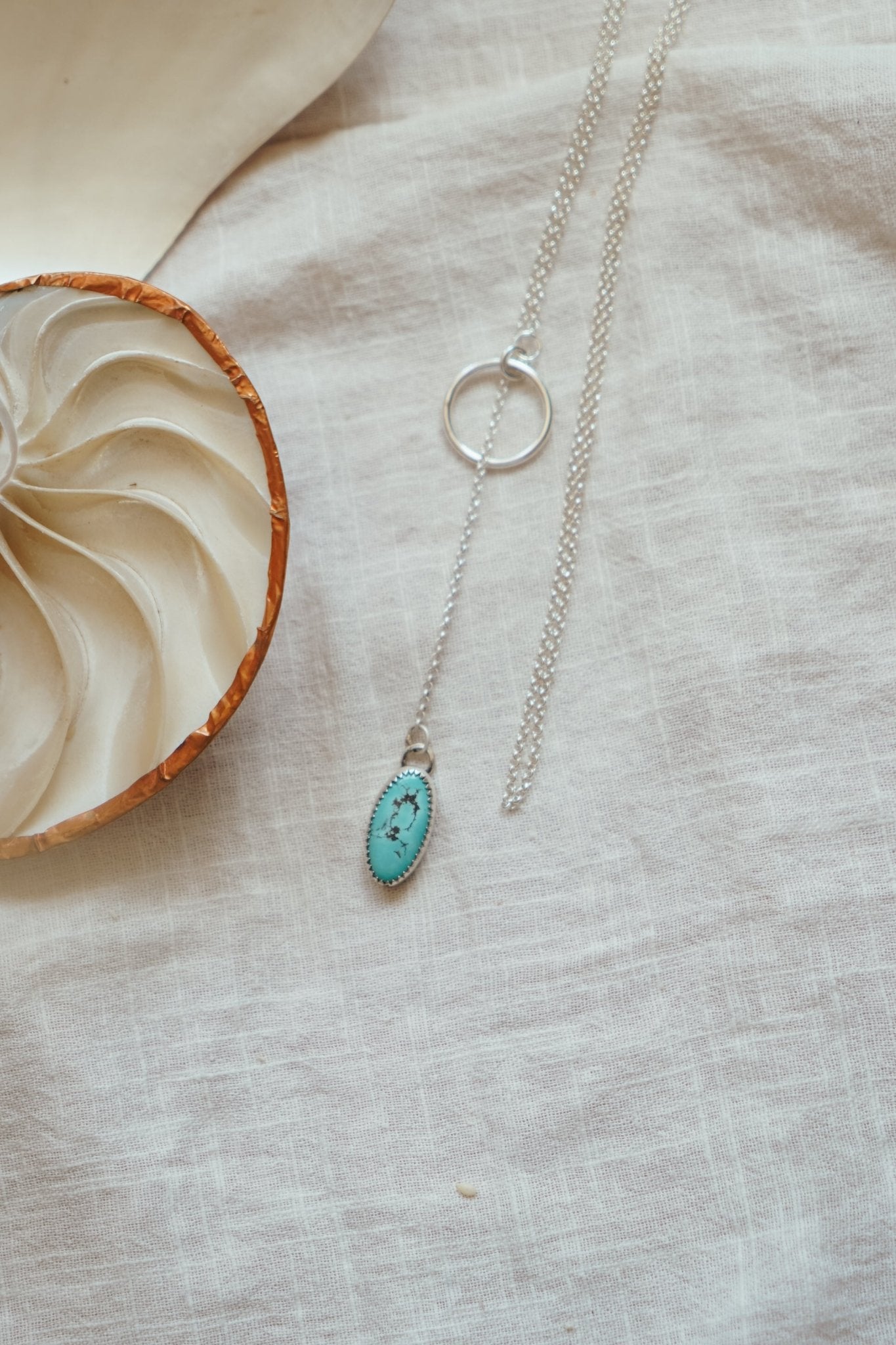 Dainty Lariat in Hubei Turquoise - Golden Road Crafted