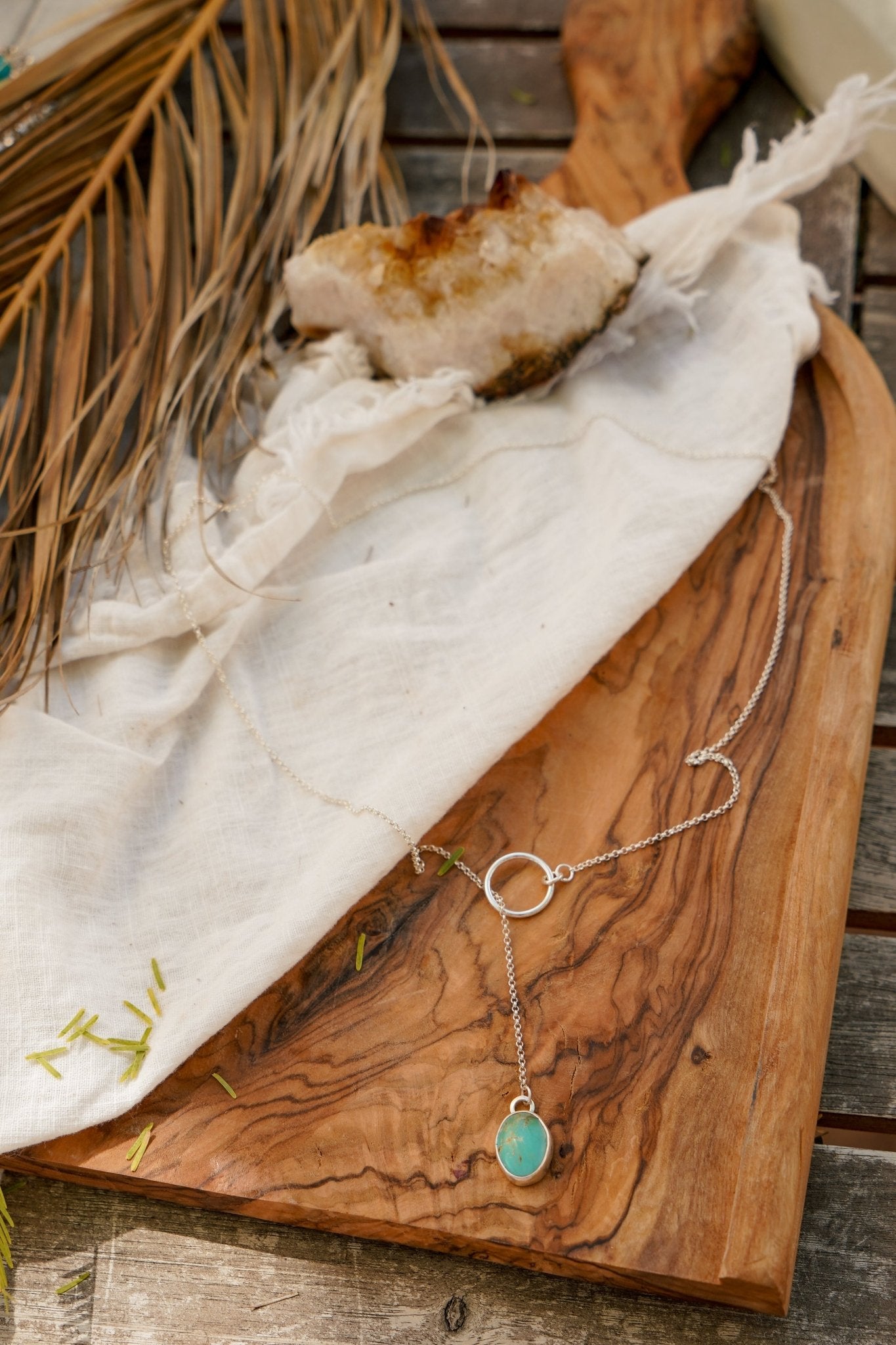 Dainty Lariat in Hubei Turquoise - Golden Road Crafted