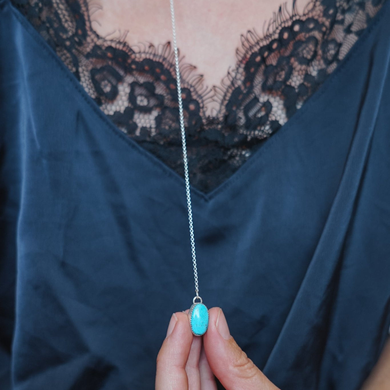 Dainty Lariat in Sonoran Gem Turquoise - Golden Road Crafted