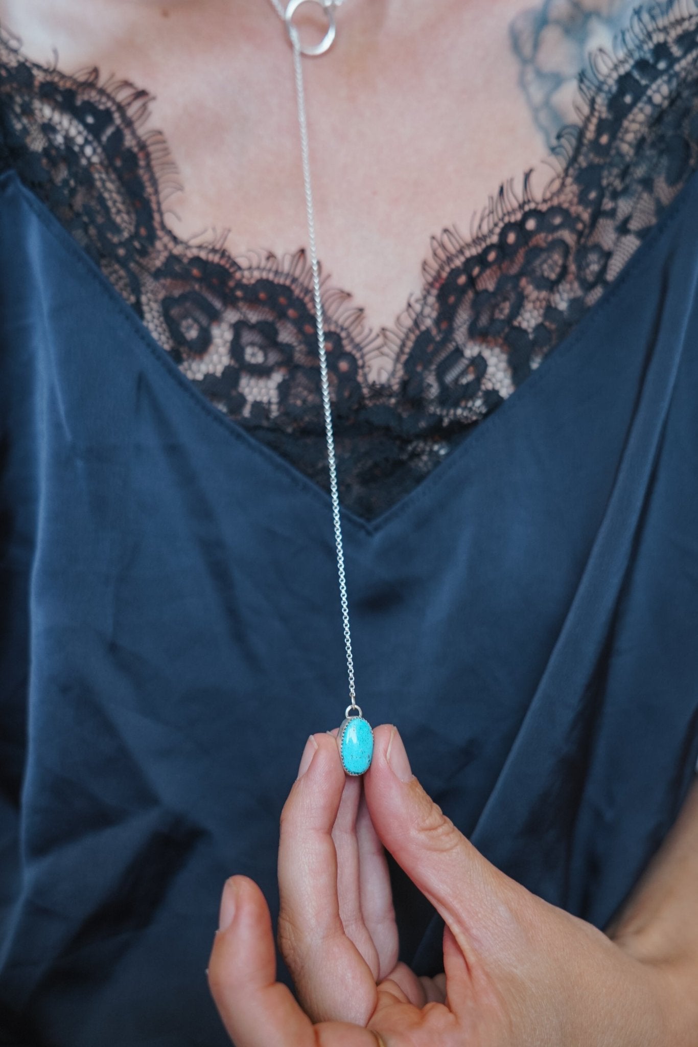 Dainty Lariat in Sonoran Gem Turquoise - Golden Road Crafted