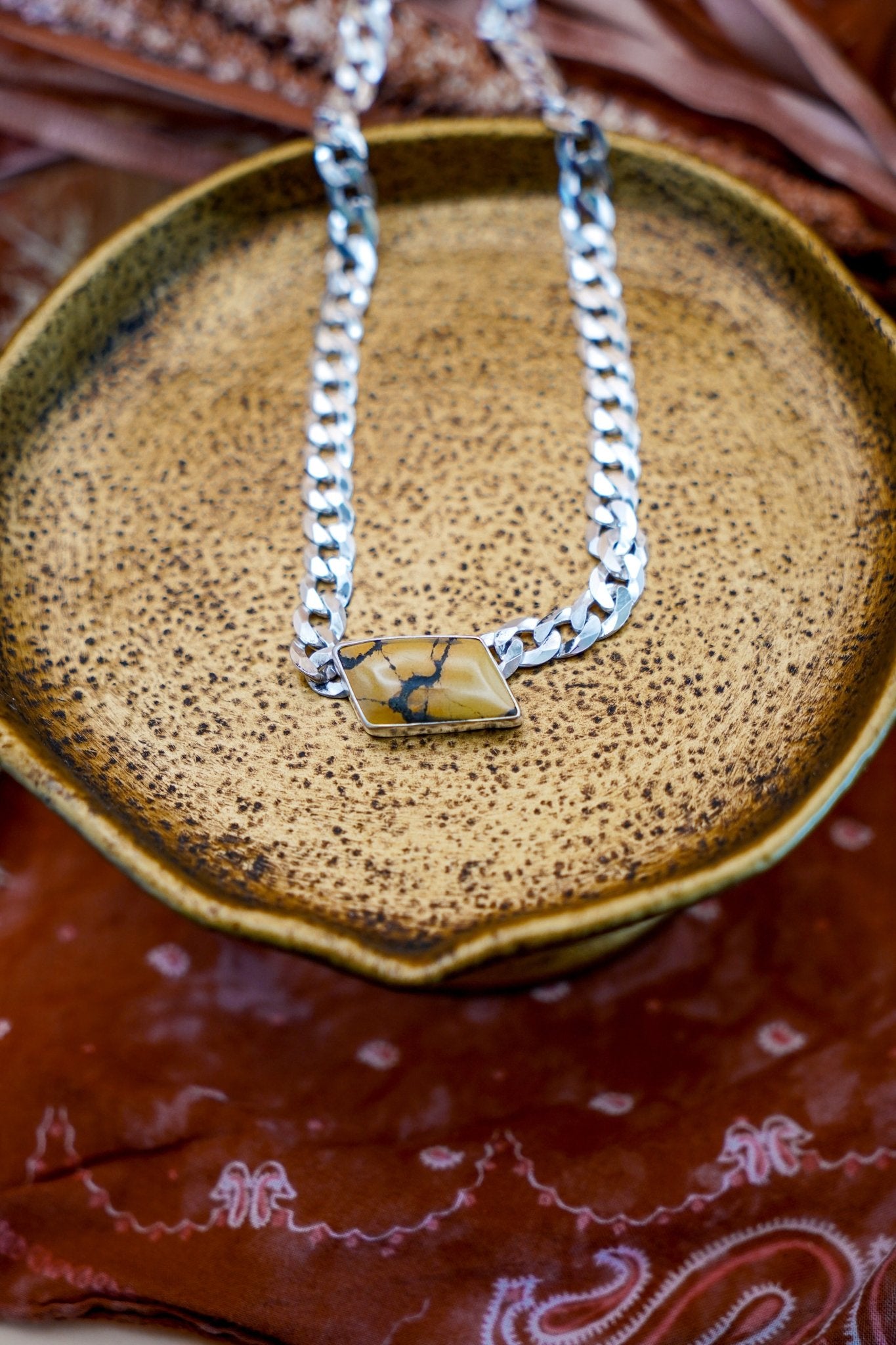 Giraffe Turquoise Choker - Golden Road Crafted