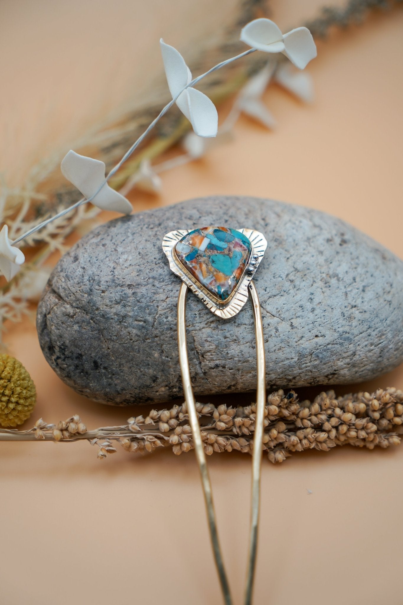 Hair Fork in Spiny Oyster with Kingman Turquoise - Golden Road Crafted