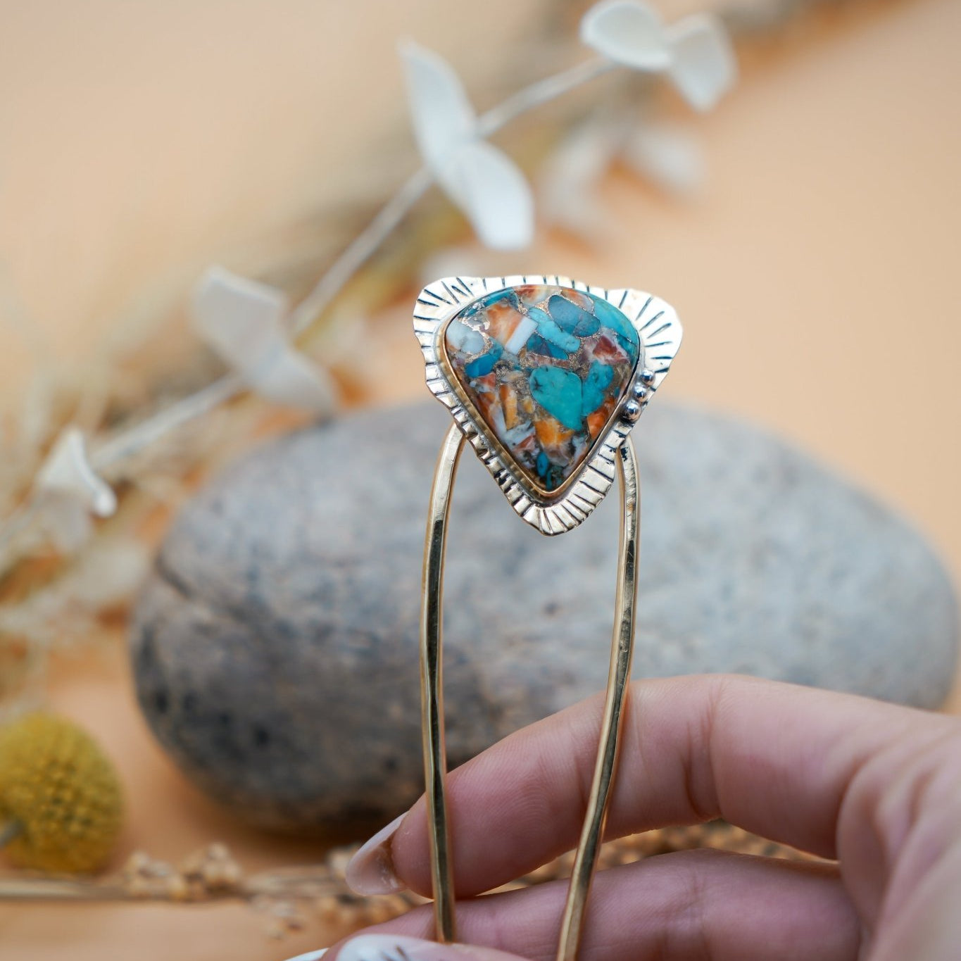 Hair Fork in Spiny Oyster with Kingman Turquoise - Golden Road Crafted