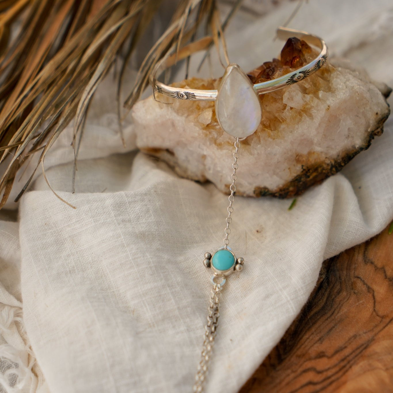 Hand - chain in Moonstone & Hubei Turquoise - Golden Road Crafted