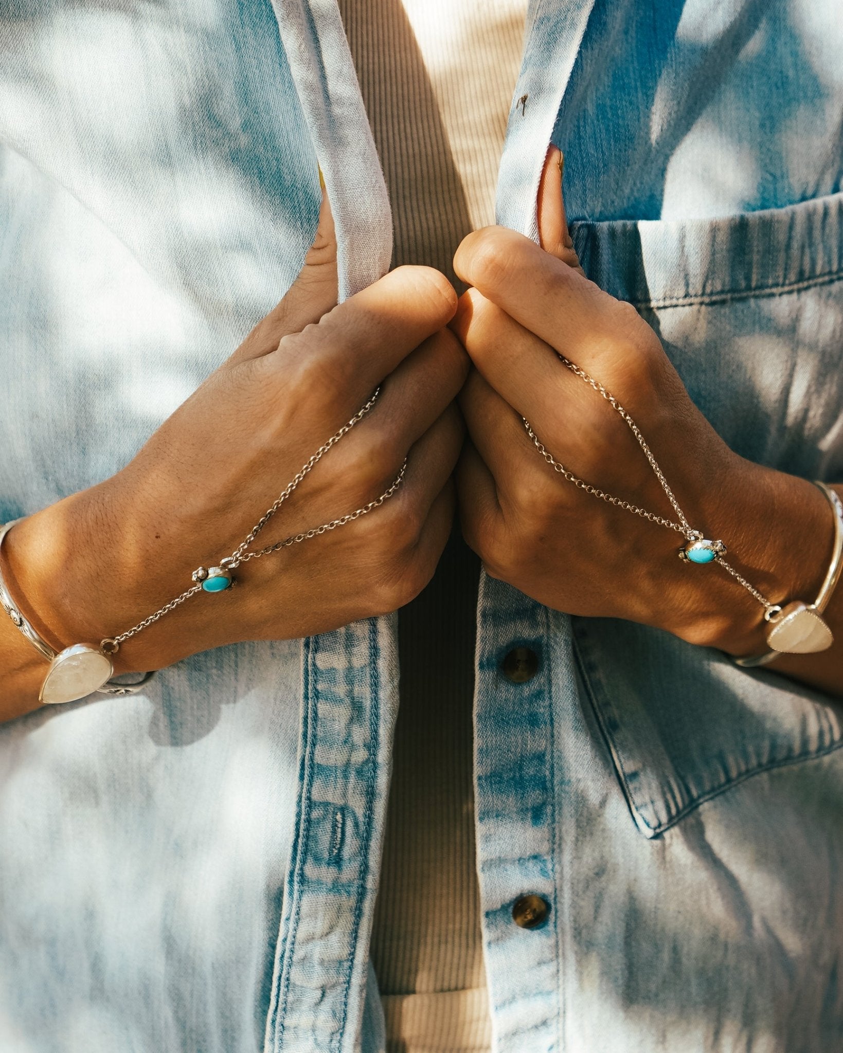 Hand - chain in Moonstone & Hubei Turquoise - Golden Road Crafted