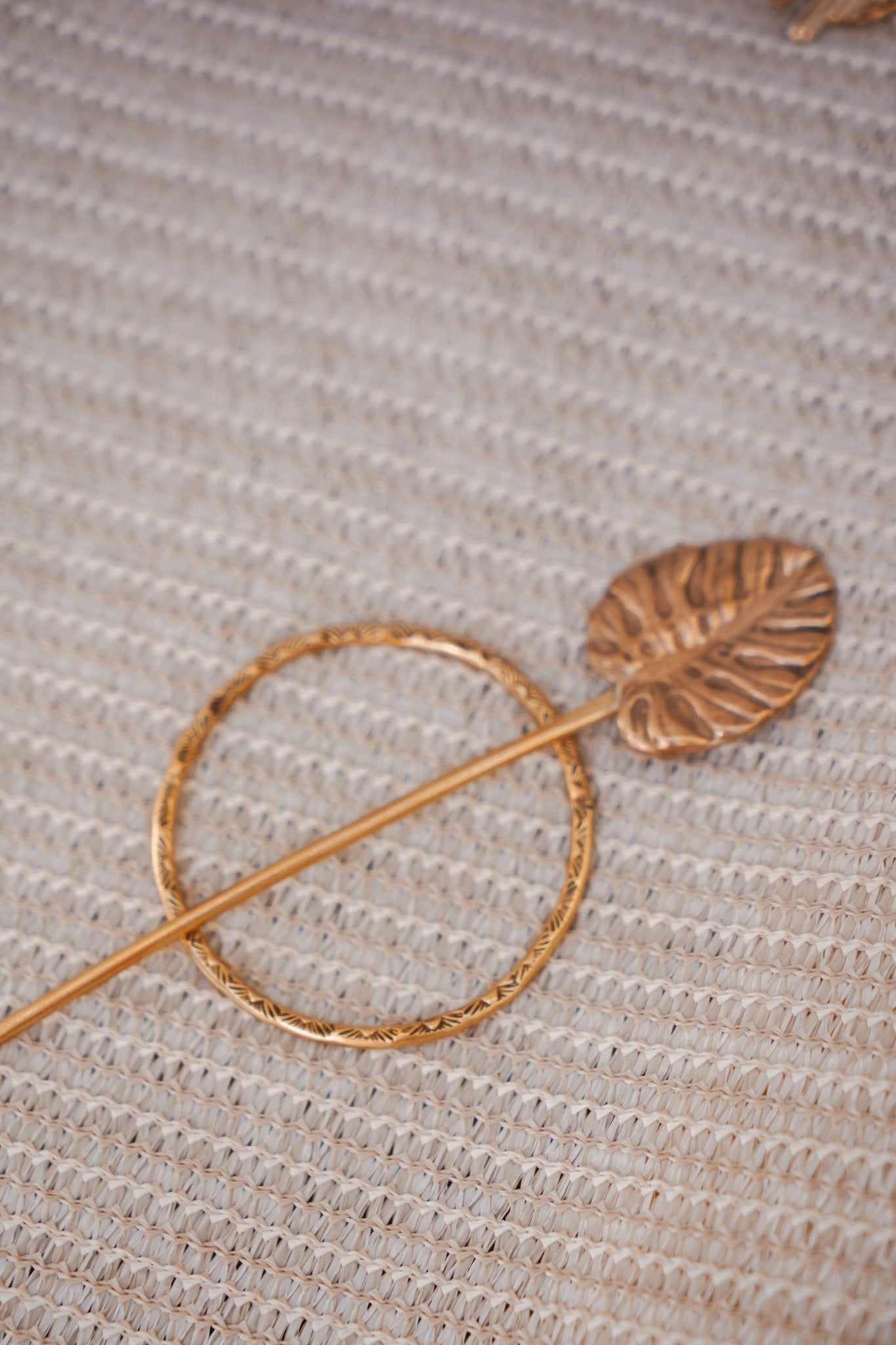 Monstera Slide - Golden Road Crafted