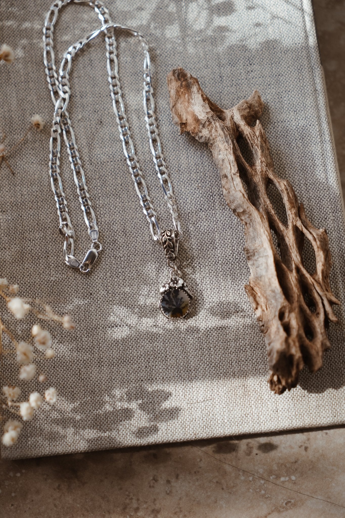 Pendant in Scenic Agate - Golden Road Crafted