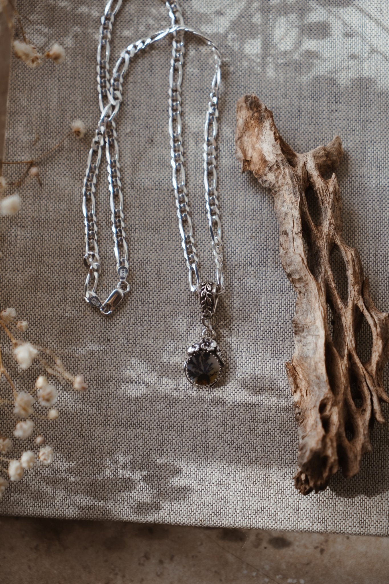 Pendant in Scenic Agate - Golden Road Crafted