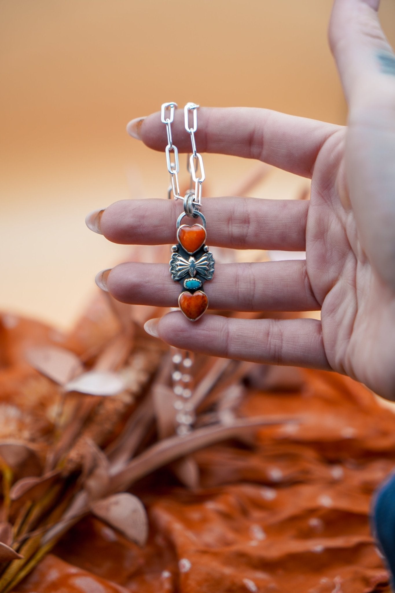 Pendant in Spiny Oyster & Hubei Turquoise - Golden Road Crafted