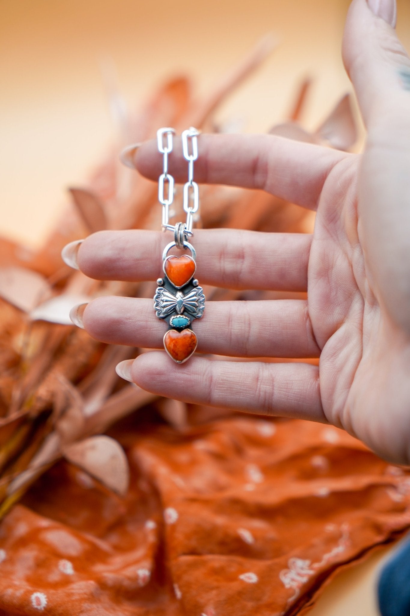 Pendant in Spiny Oyster & Hubei Turquoise - Golden Road Crafted