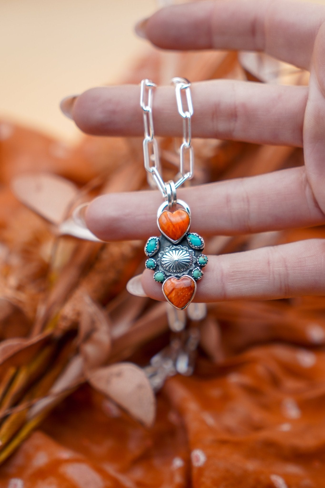Pendant in Spiny Oyster & Hubei Turquoise - Golden Road Crafted