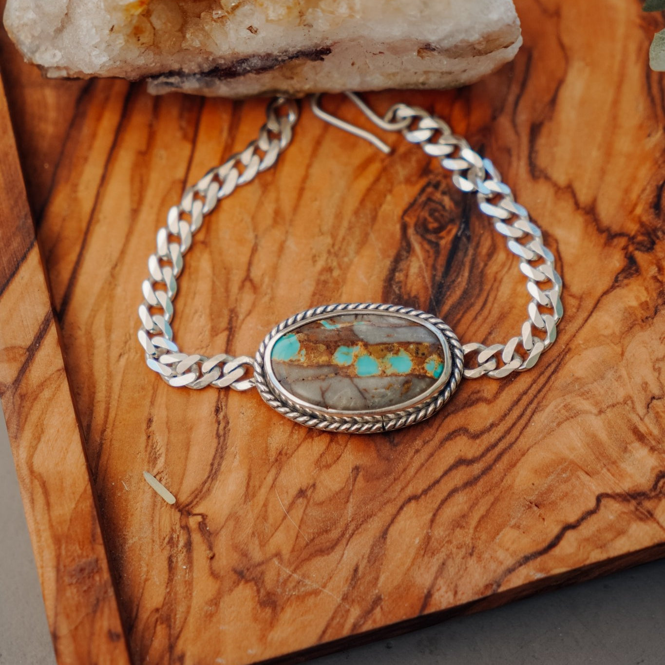 Royston Ribbon Curb Chain Bracelet - Golden Road Crafted