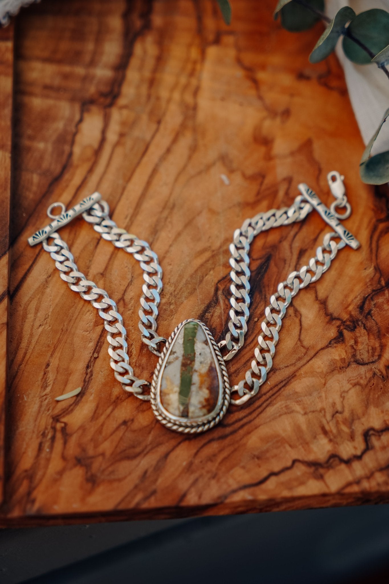 Royston Ribbon Curb Chain Bracelet - Golden Road Crafted