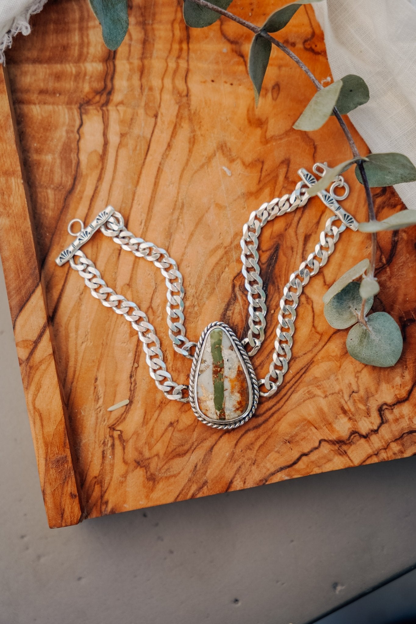 Royston Ribbon Curb Chain Bracelet - Golden Road Crafted