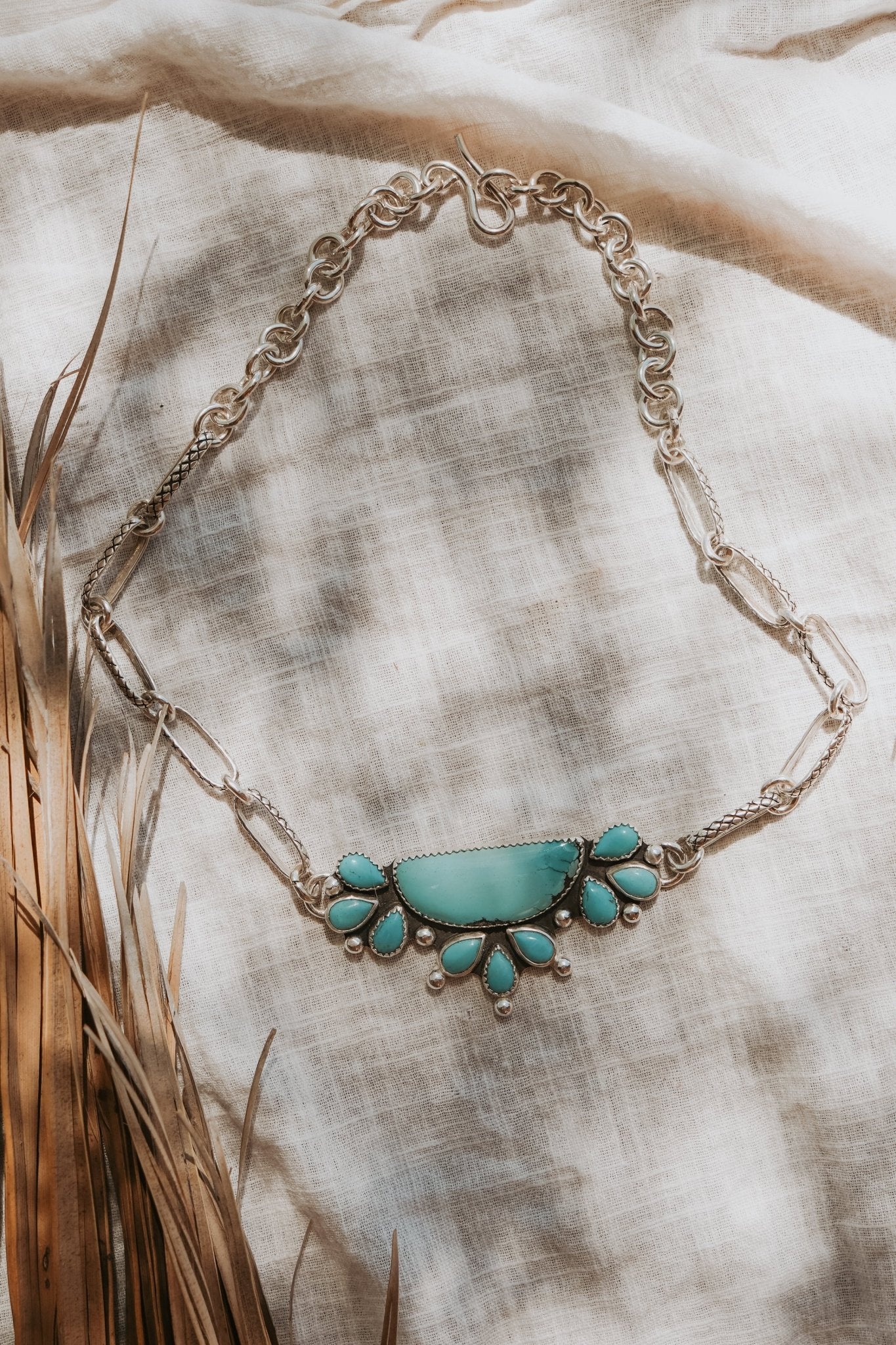 Statement Choker in Hubei & Kingman Turquoise - Golden Road Crafted