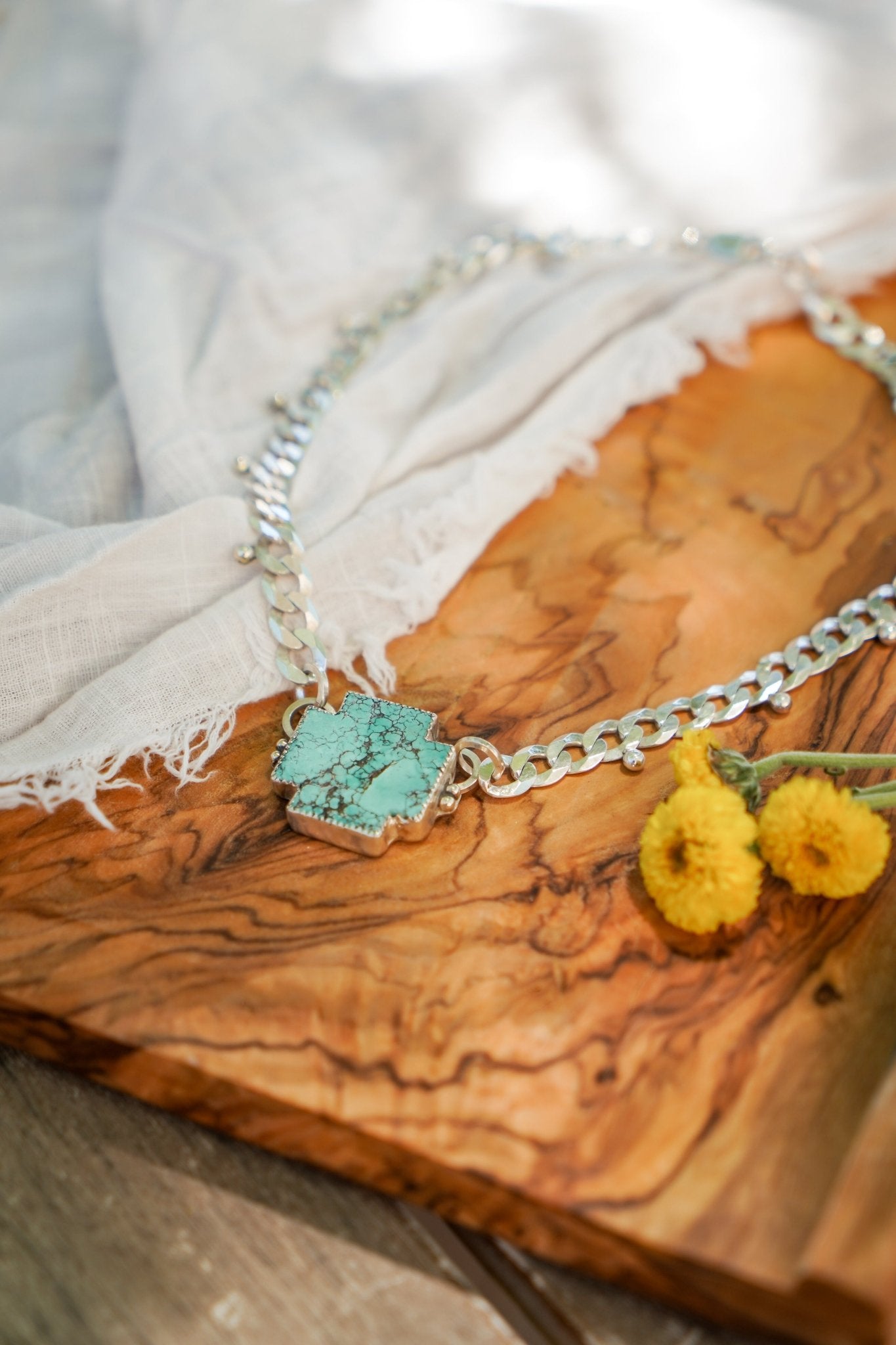 The Positive Vibes Choker in Hubei Turquoise - Golden Road Crafted