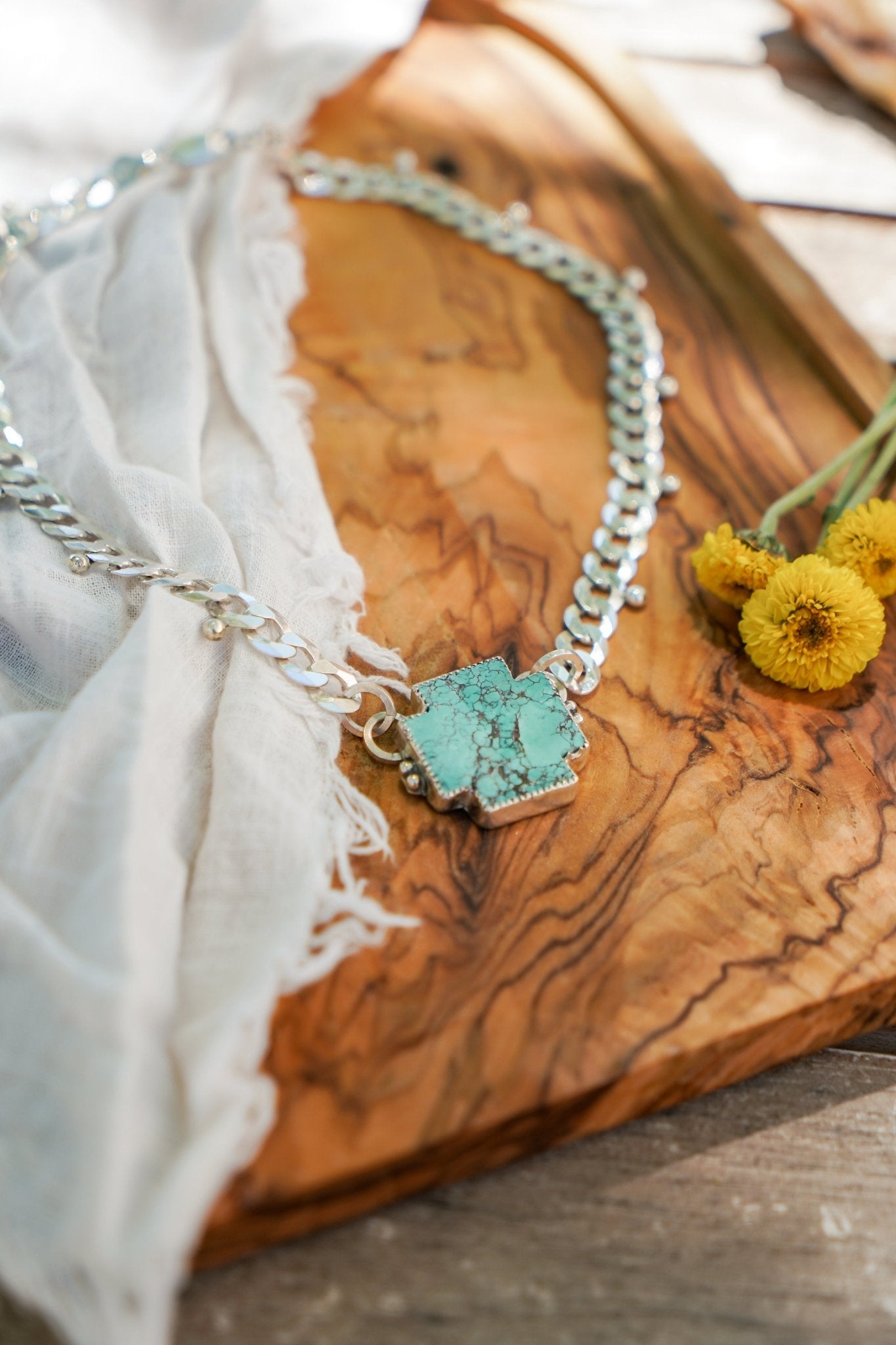 The Positive Vibes Choker in Hubei Turquoise - Golden Road Crafted