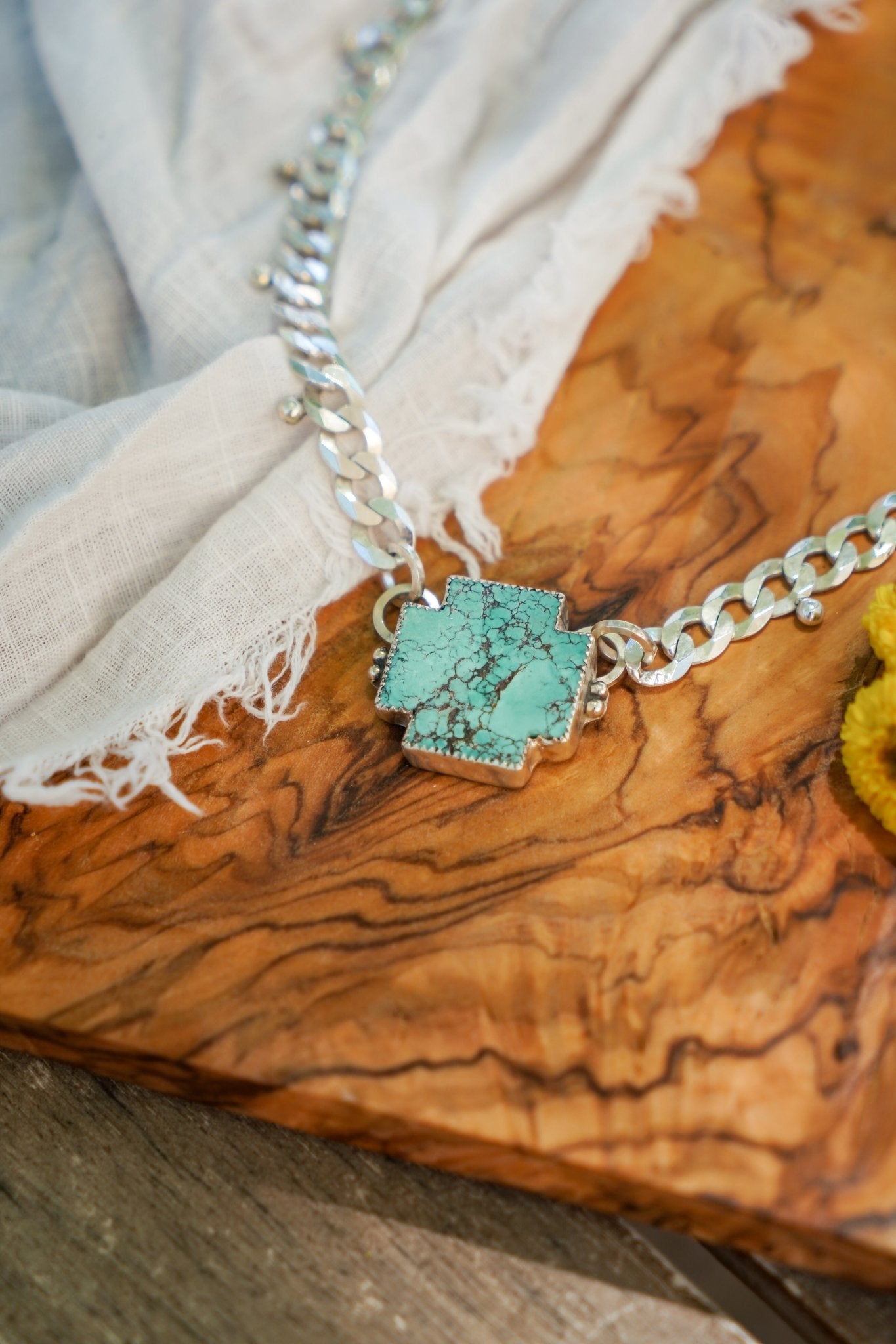 The Positive Vibes Choker in Hubei Turquoise - Golden Road Crafted
