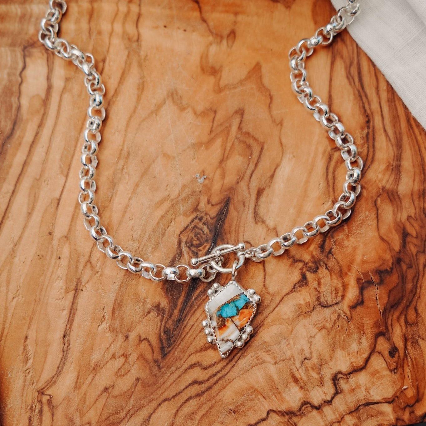 Toggle Necklace in Spiny Oyster with Kingman Turquoise - Golden Road Crafted