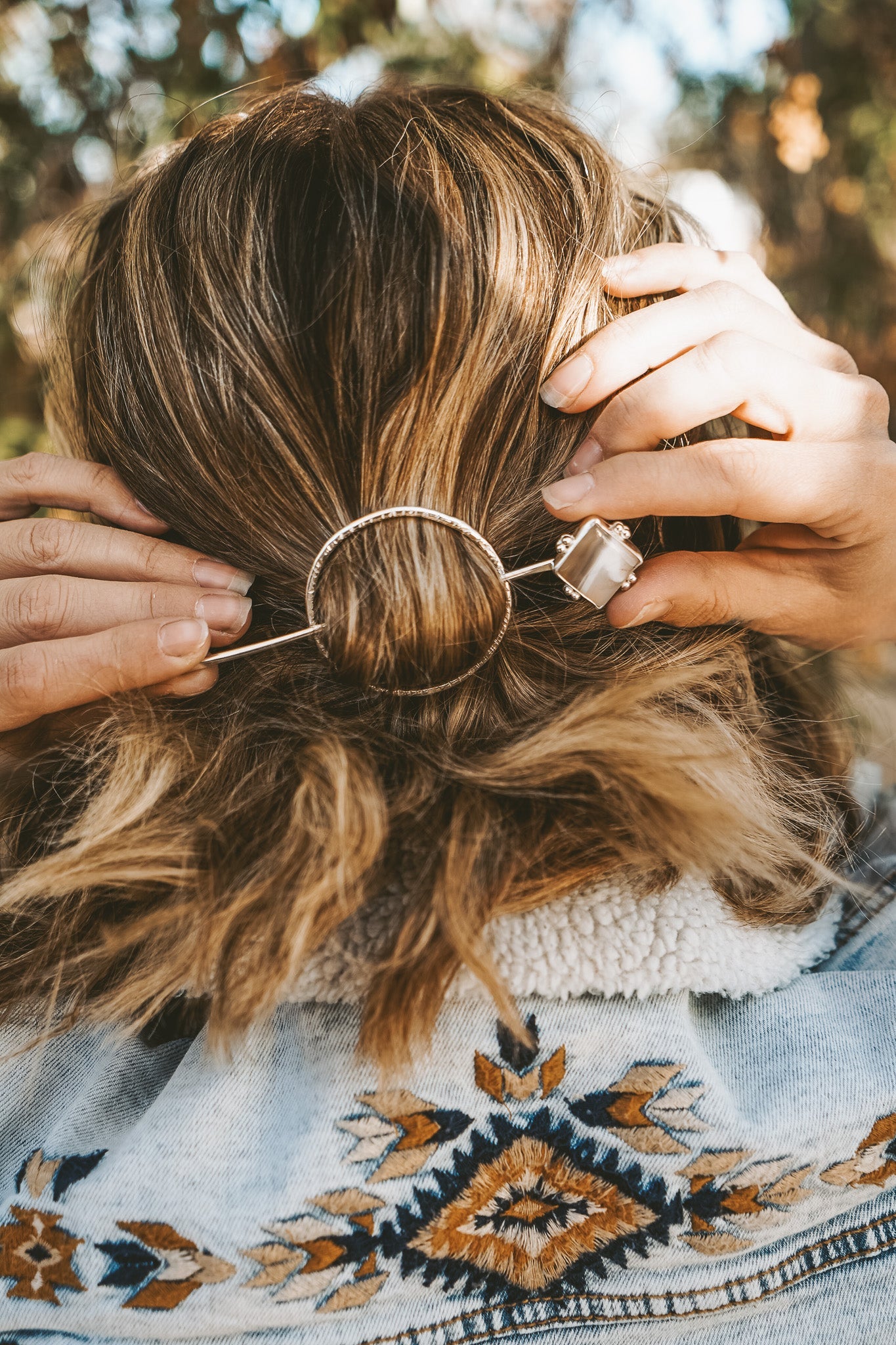 Wanderer Hairpin in Lace Agate - Golden Road Crafted