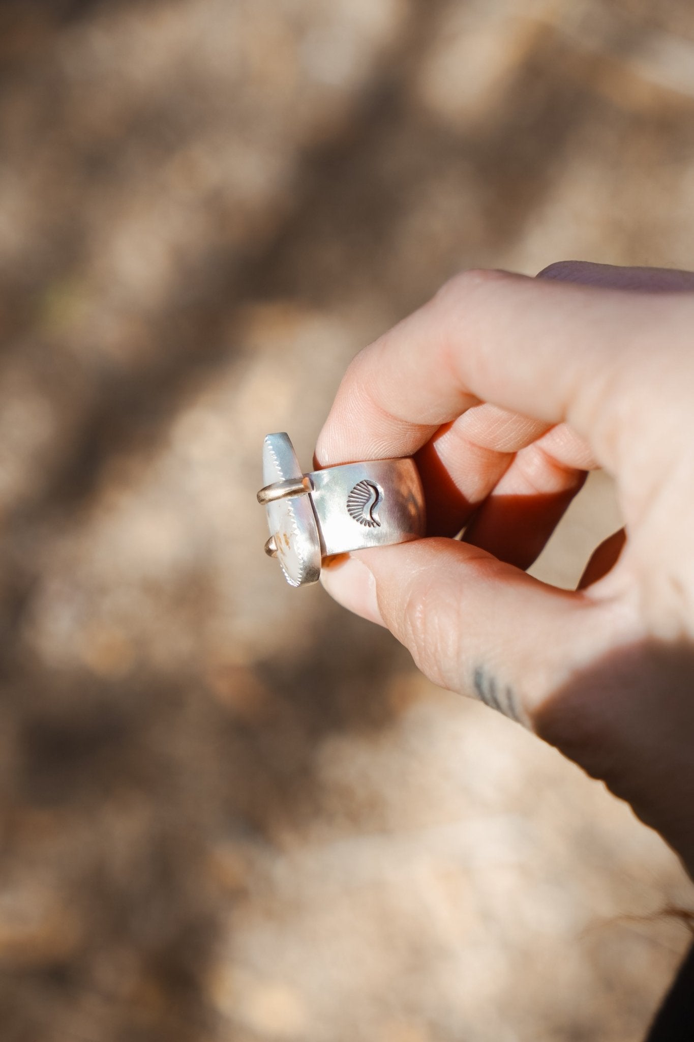 Wide - band Traveler Ring in Scenic Agate with Gold - Fill Prongs (Size 6.25) - Golden Road Crafted