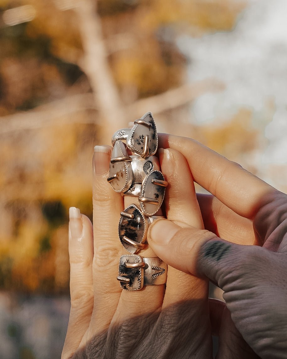 Wide - band Traveler Ring in Scenic Agate with Gold - Fill Prongs (Size 7.25) - Golden Road Crafted