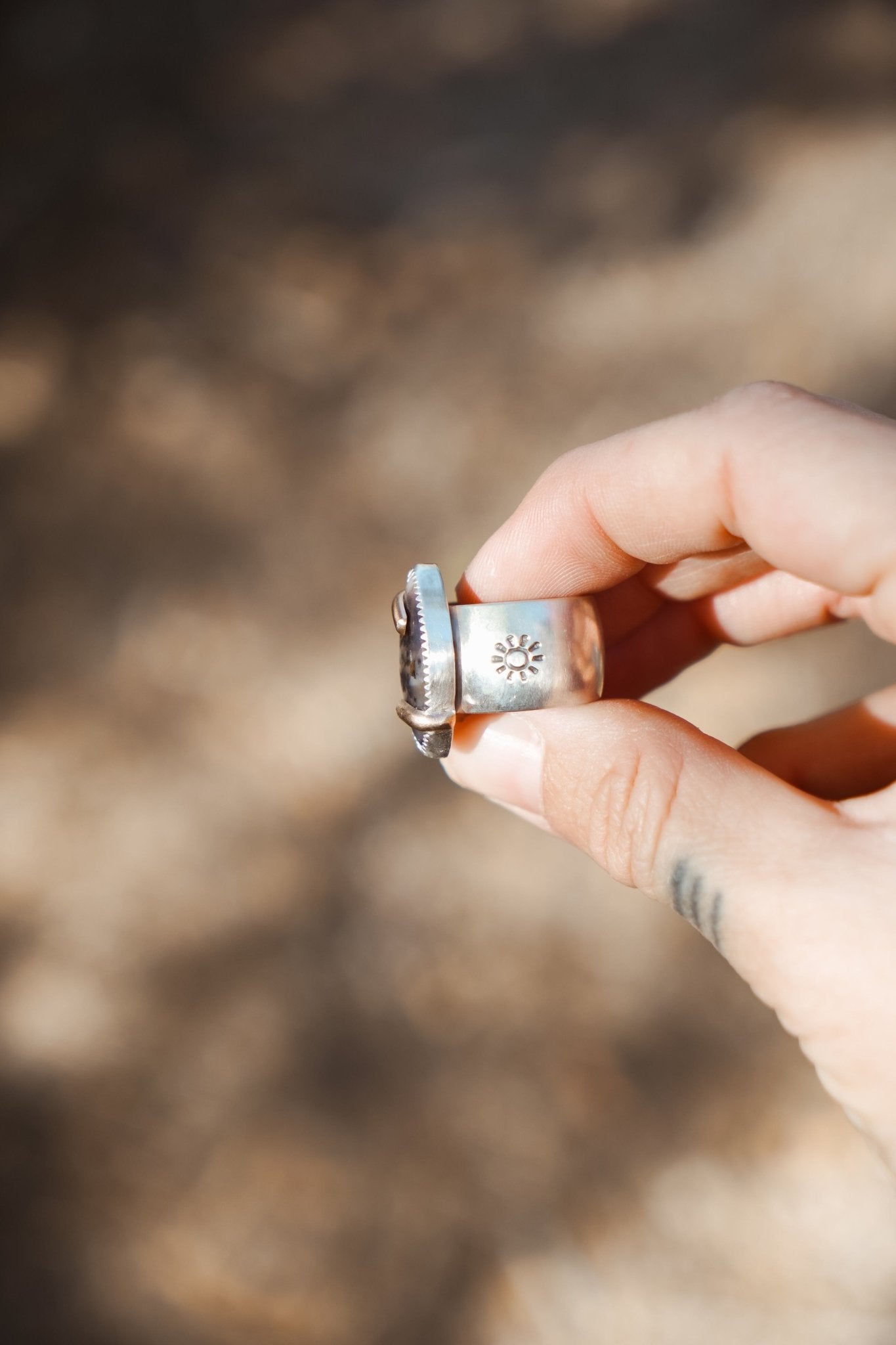 Wide - band Traveler Ring in Scenic Agate with Gold - Fill Prongs (Size 7.25) - Golden Road Crafted