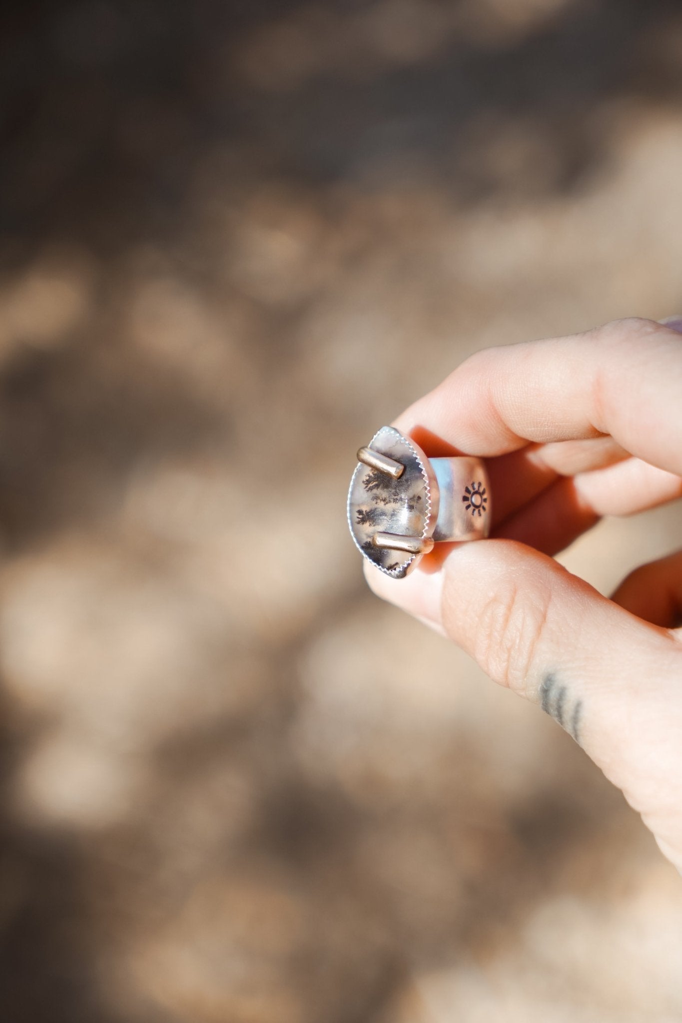 Wide - band Traveler Ring in Scenic Agate with Gold - Fill Prongs (Size 7.25) - Golden Road Crafted
