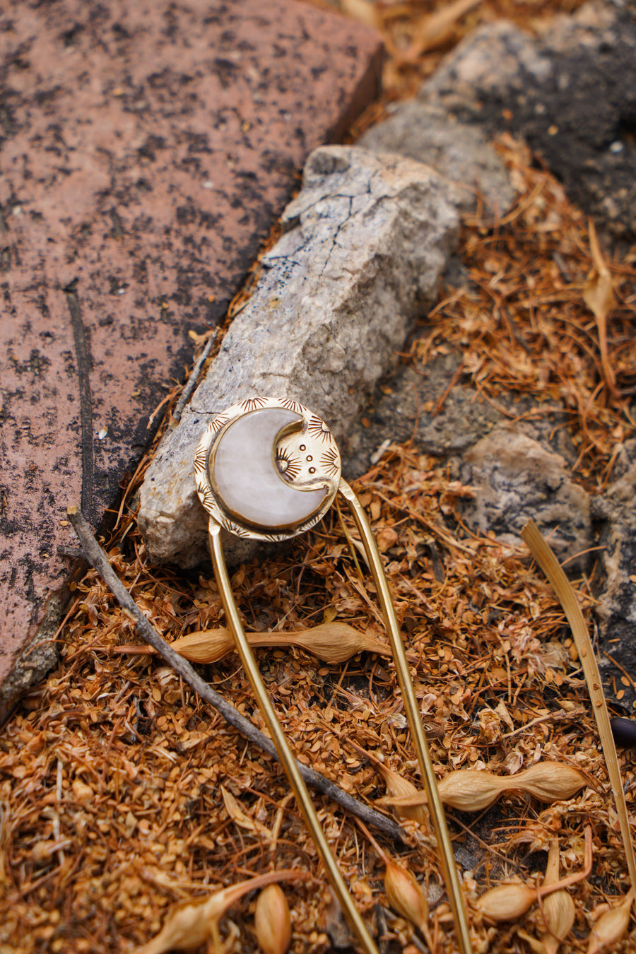 Mojave Hair Fork in Crystal Quartz