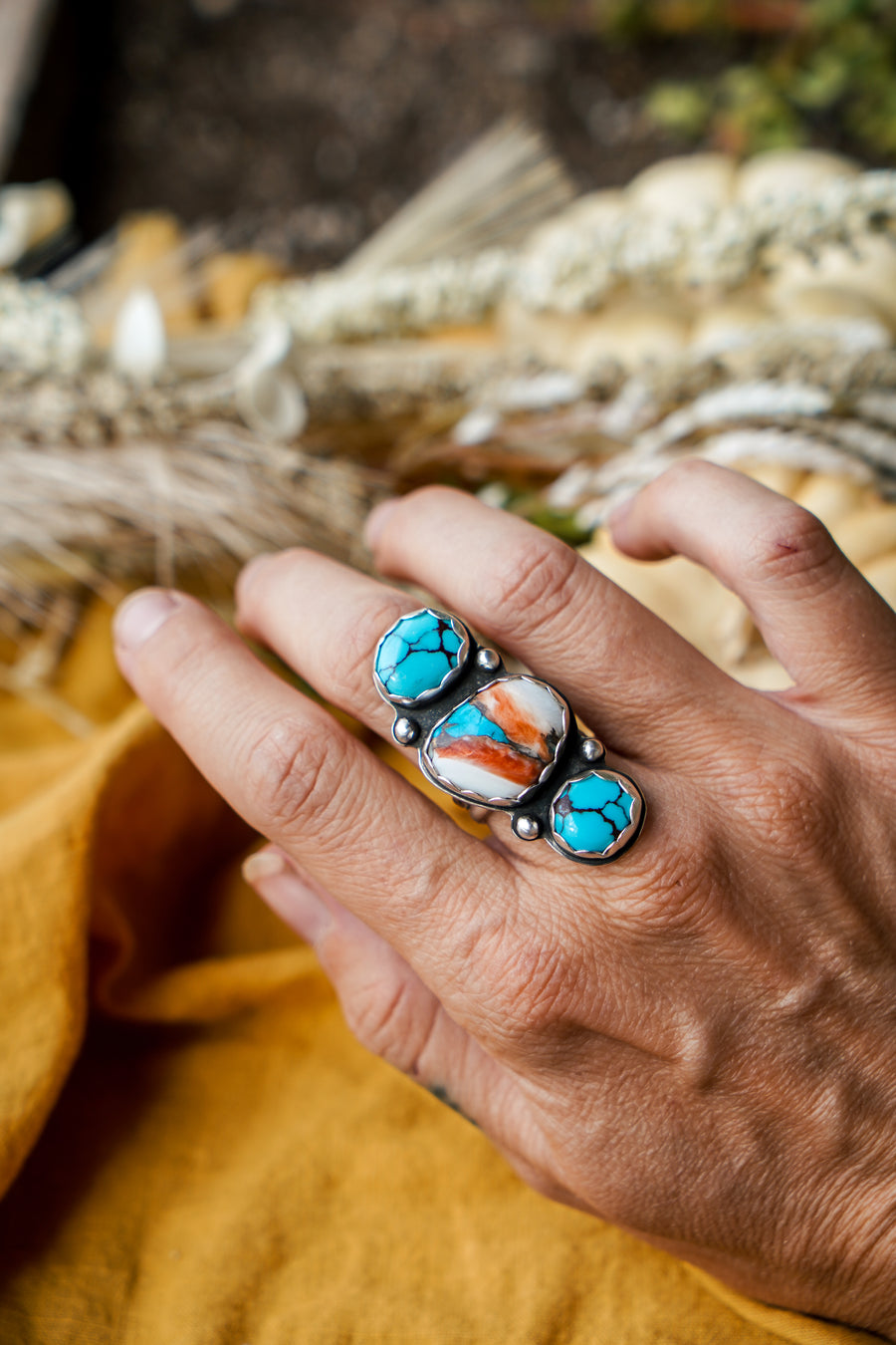 Cairn Ring in Spiny Oyster & Turquoise and Egyptian Turquoise (Size 7)