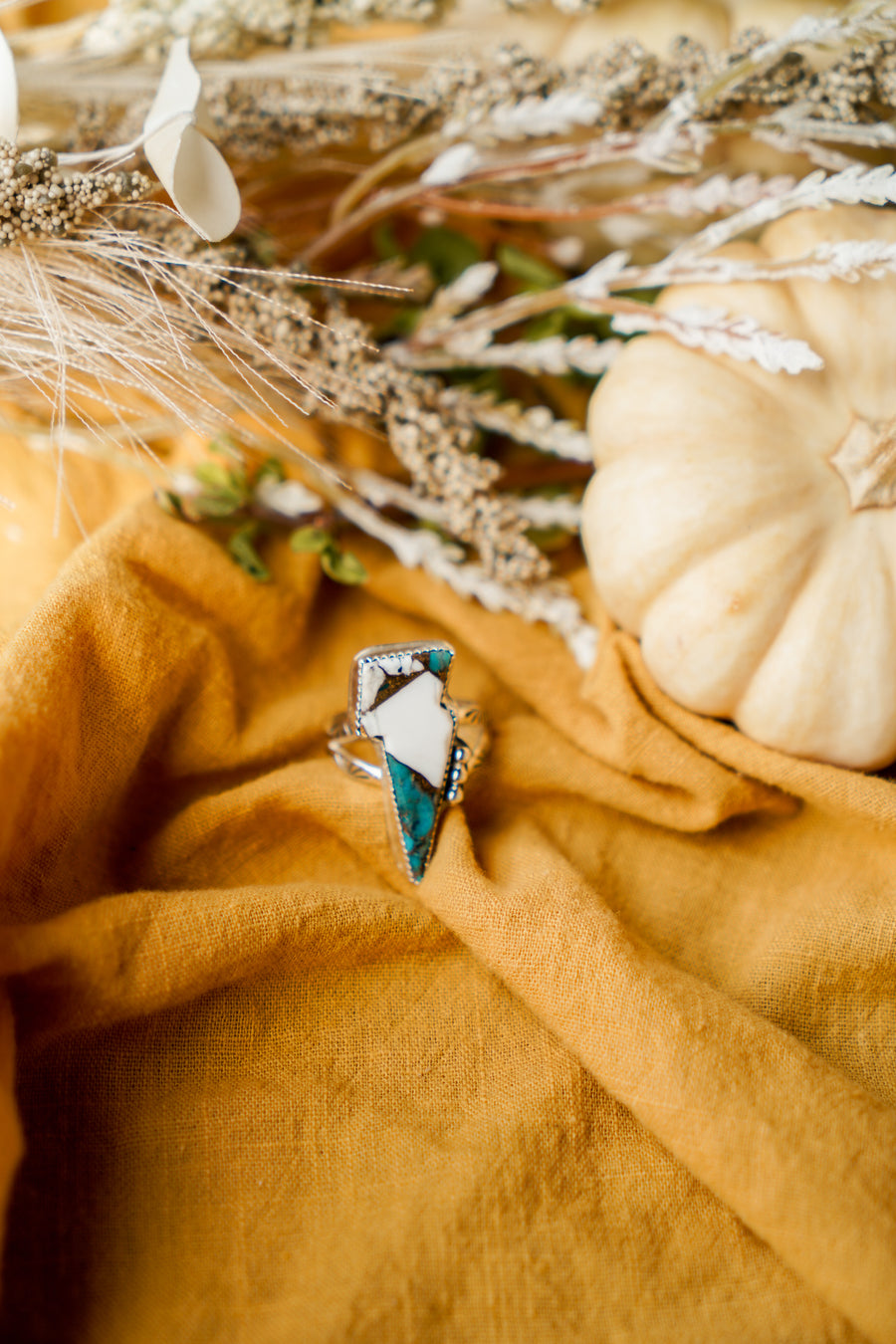 Bolt Ring in Spiny Oyster, Kingman Turquoise, & Copper (Size 8.25)