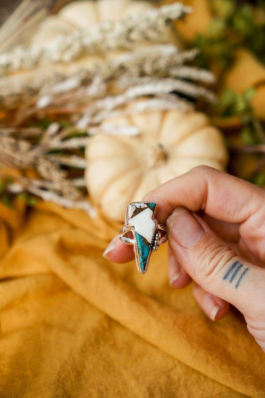 Bolt Ring in Spiny Oyster, Kingman Turquoise, & Copper (Size 8.25)