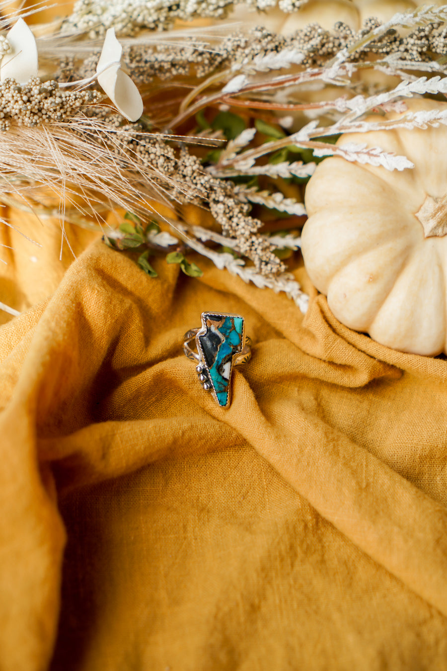 Bolt Ring in Spiny Oyster, Kingman Turquoise, & Copper (Size 6)