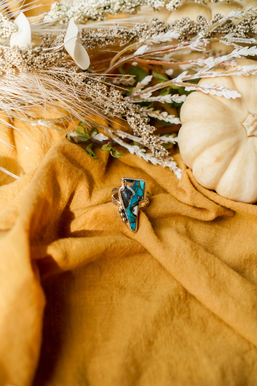 Bolt Ring in Spiny Oyster, Kingman Turquoise, & Copper (Size 6)