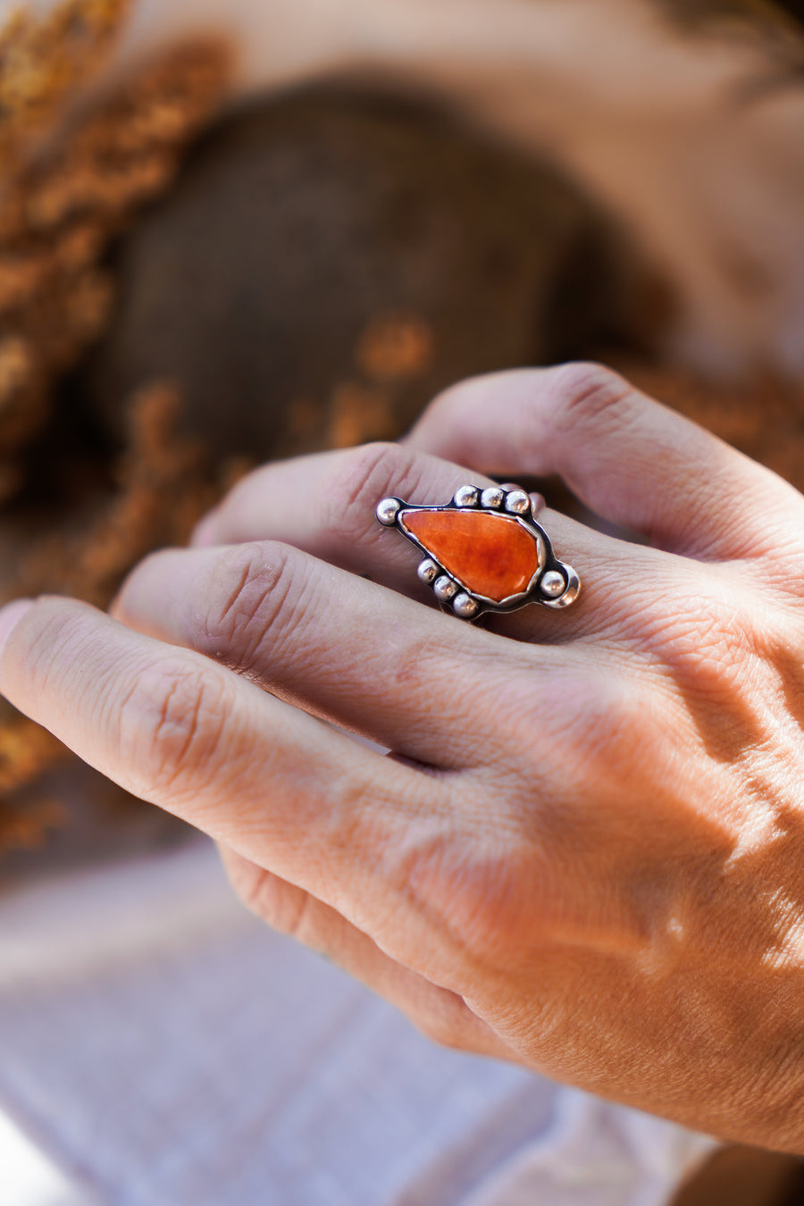 The Aurora Ring in Spiny Oyster (Size 6)